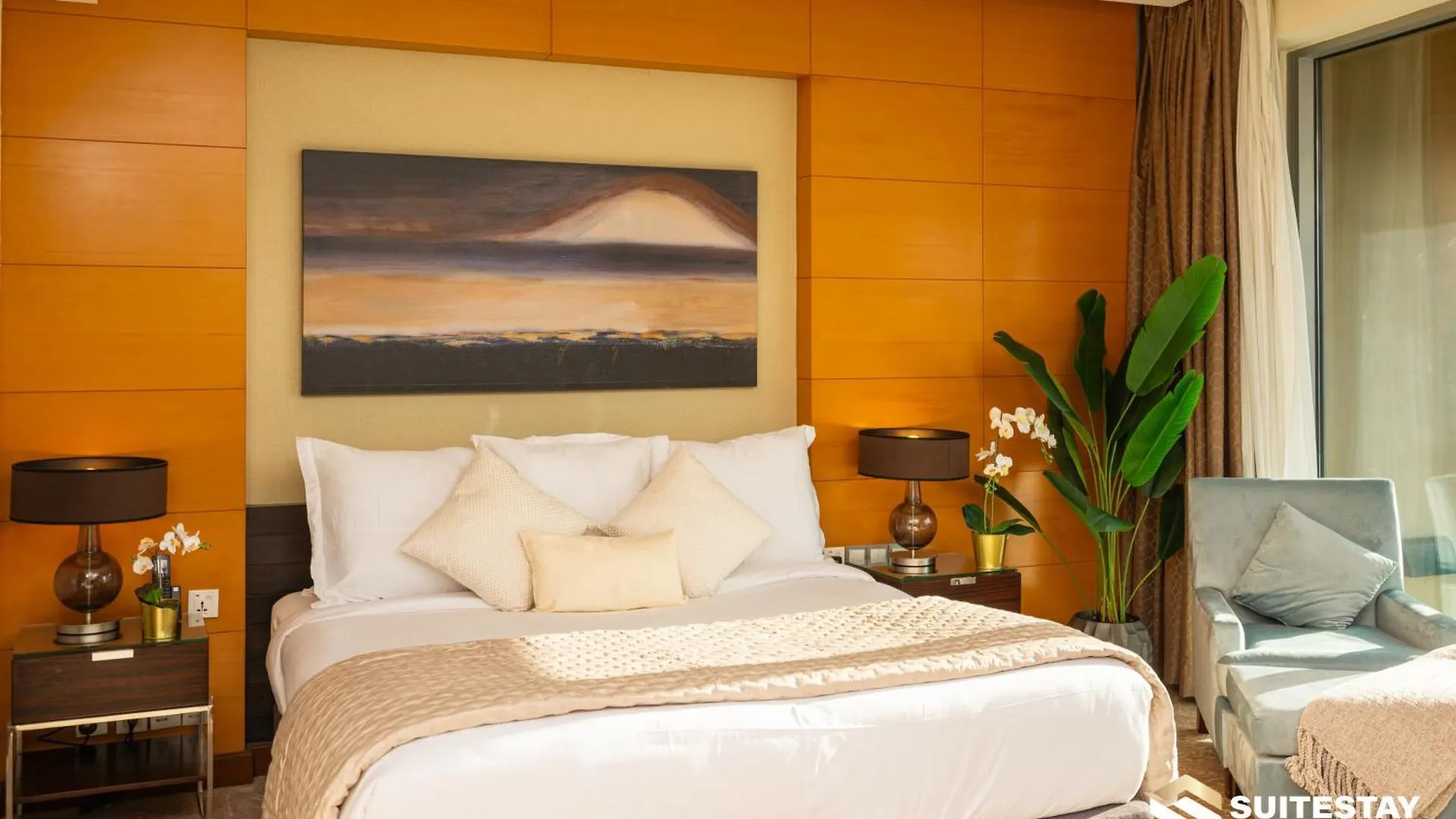 Ostay-Fashion Avenue Dubai Mall
