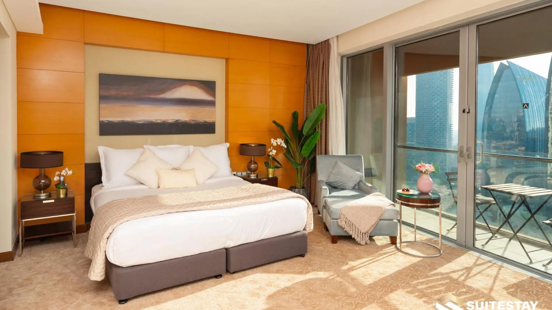 Ostay-Fashion Avenue Dubai Mall