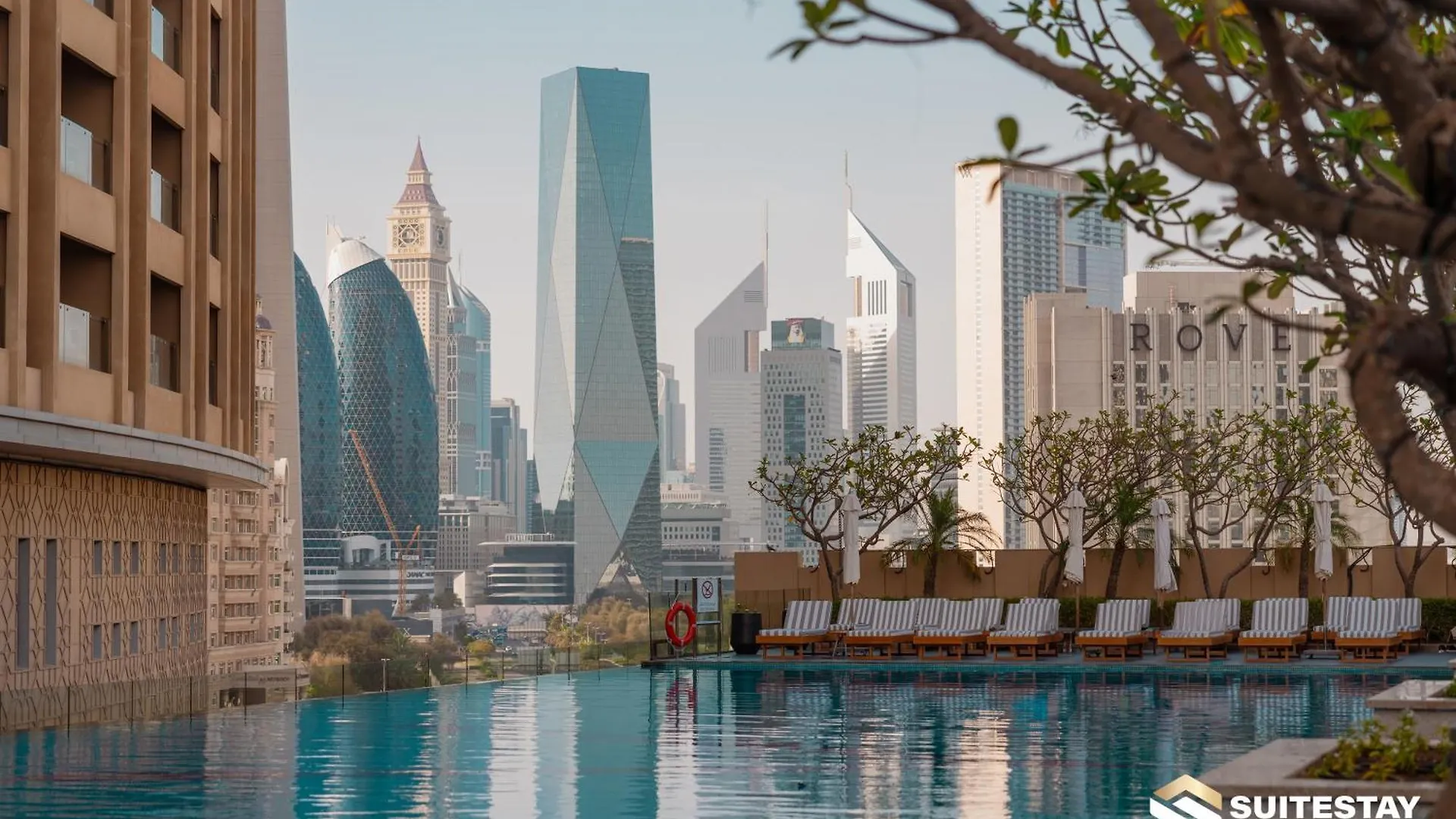 Ostay-Fashion Avenue Dubai Mall